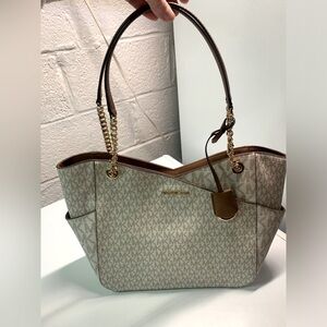 Michael Kors leather shoulder bag and matching wallet